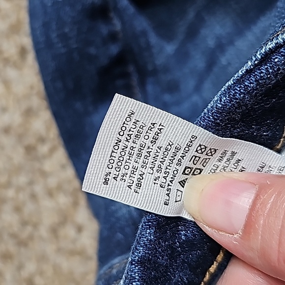 Lucky Brand Boot Cut Jeans - Picture 7 of 7